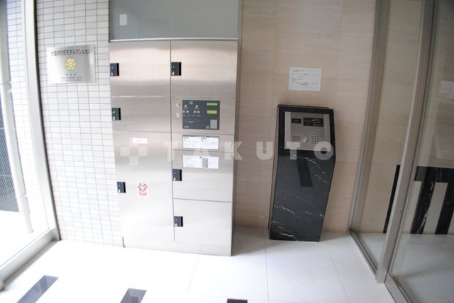 17/27 エントランス