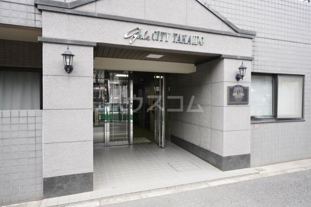 24/30 エントランス