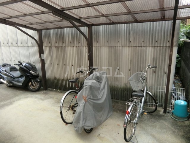 18/28 エントランス