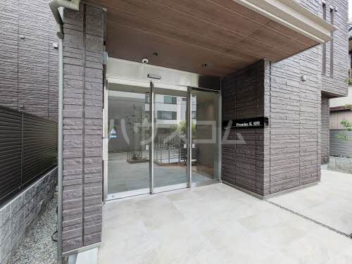 20/30 エントランス