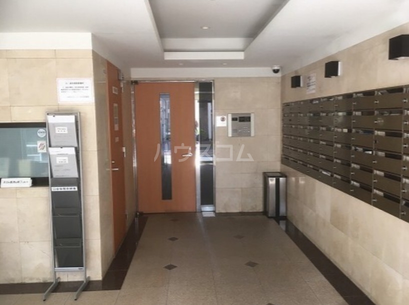 14/19 エントランス