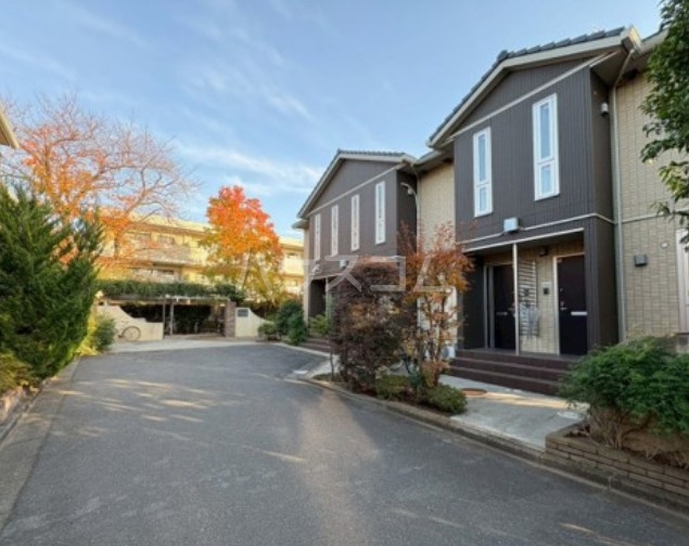 24/30 エントランス