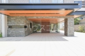 21/30 エントランス