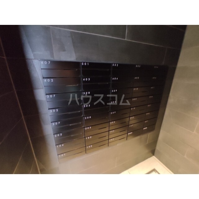 13/23 エントランス