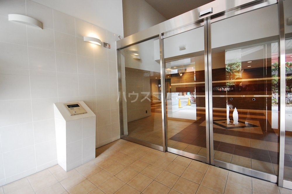 21/30 エントランス