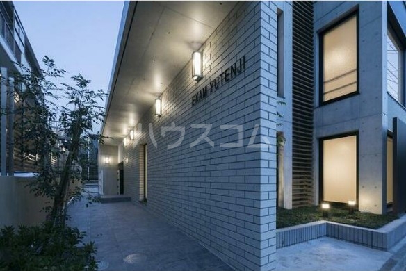 21/25 エントランス