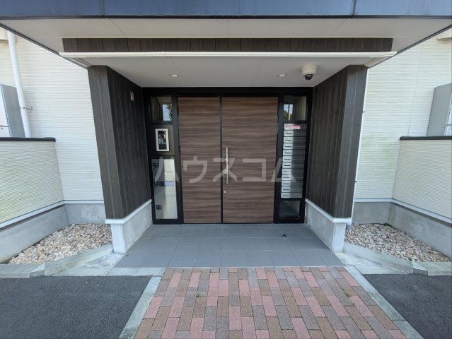 2/4 エントランス