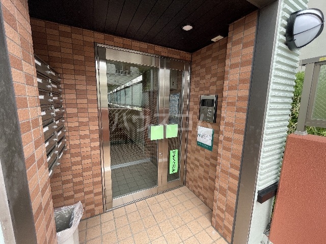 25/30 エントランス