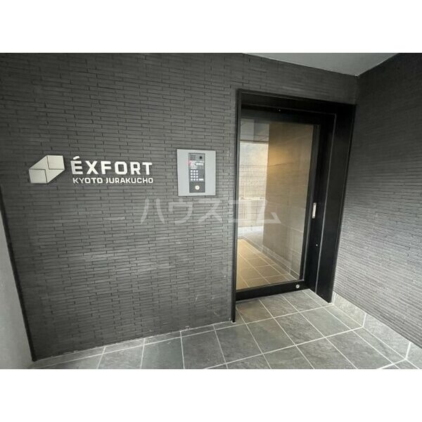 24/30 エントランス