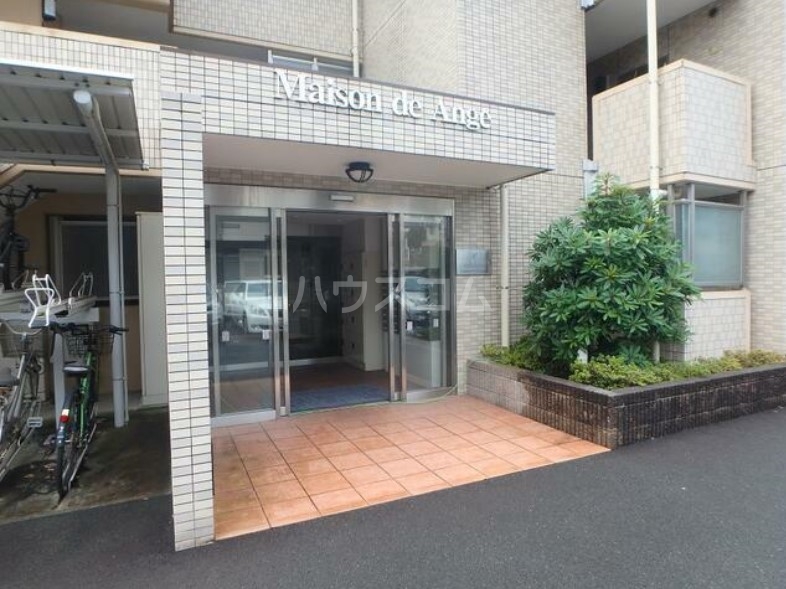 15/22 エントランス