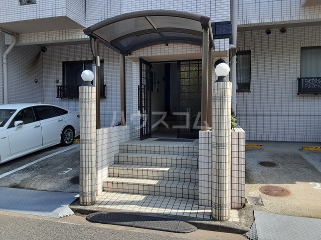 20/29 エントランス