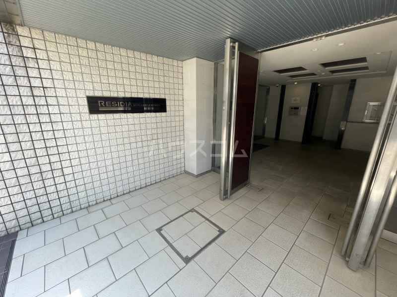 23/30 エントランス