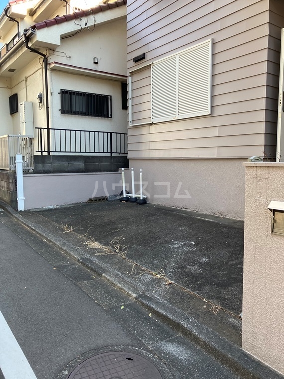 13/23 駐車場
