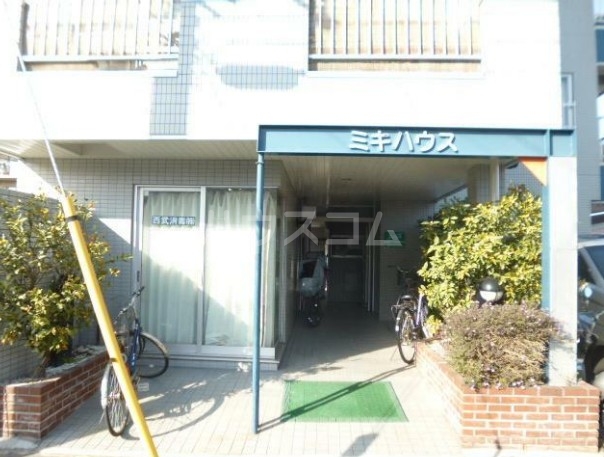 2/4 エントランス