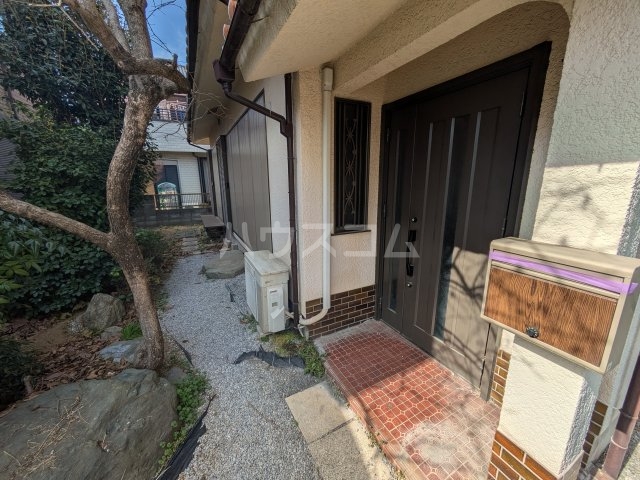 28/30 エントランス