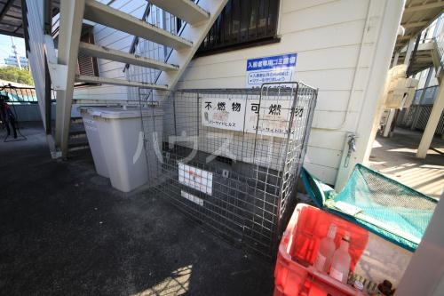 21/30 エントランス