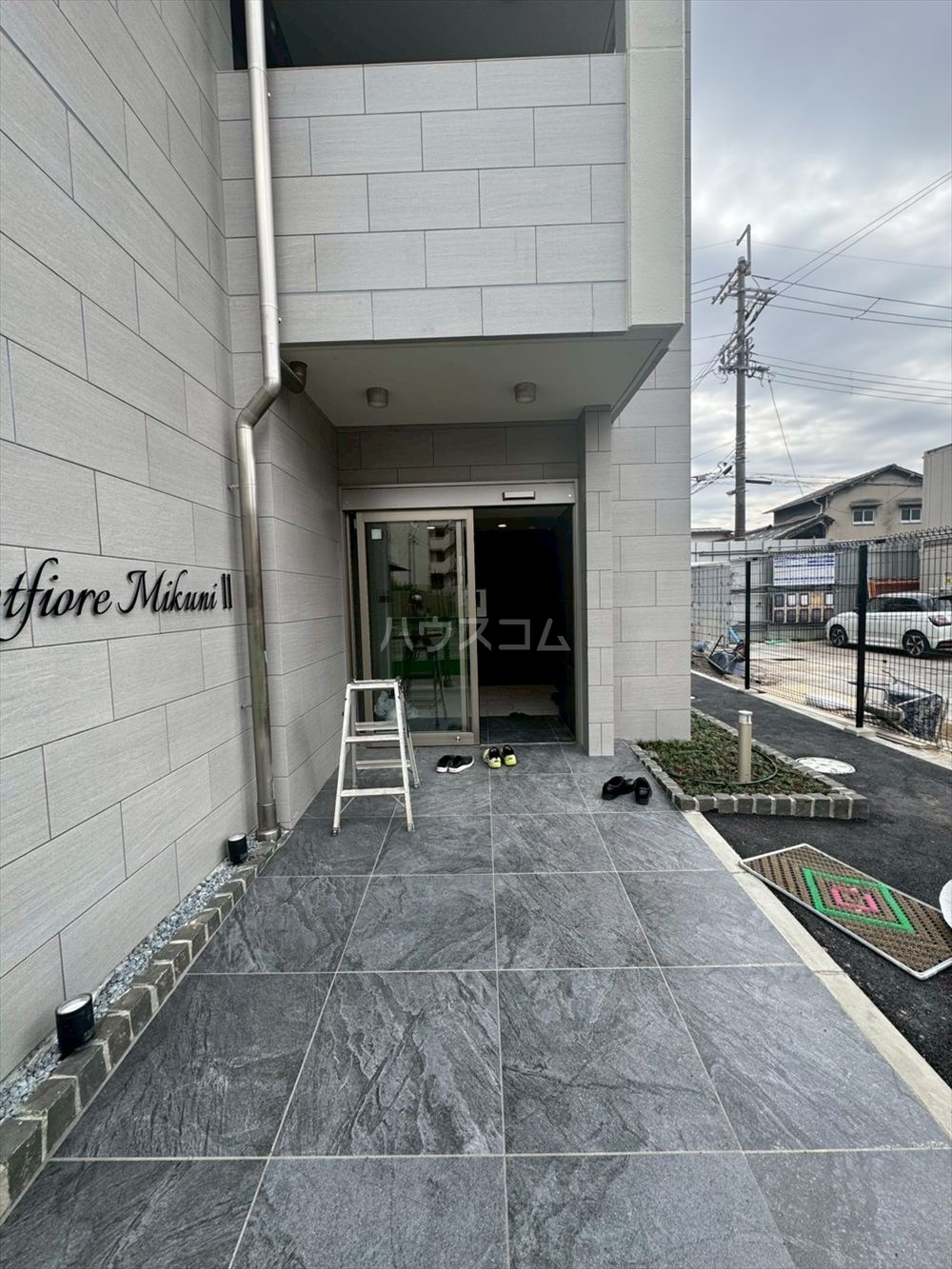 22/30 エントランス