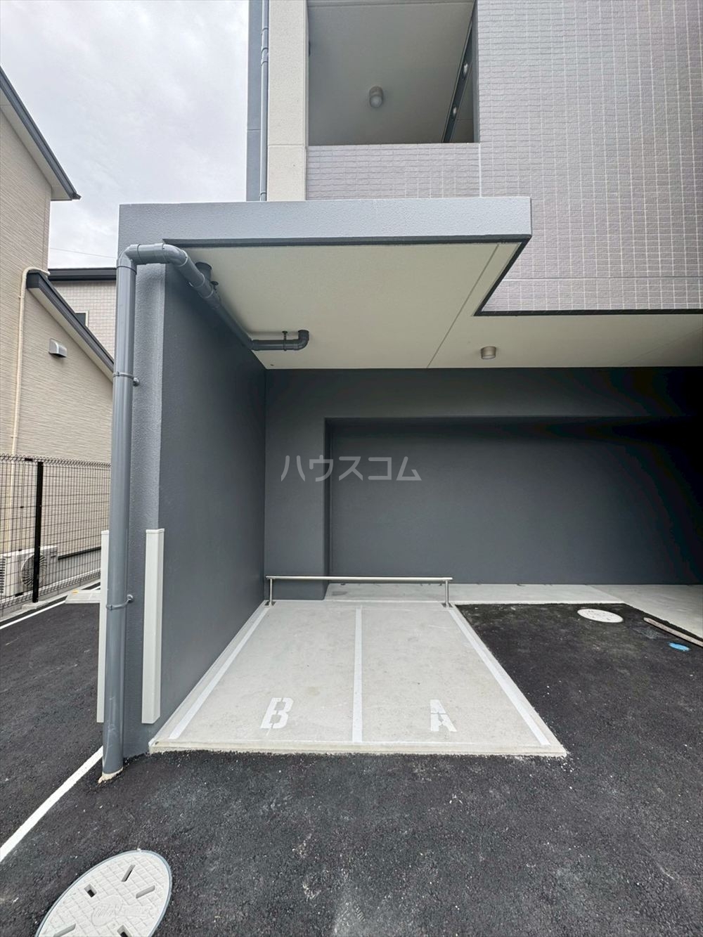 27/30 駐車場