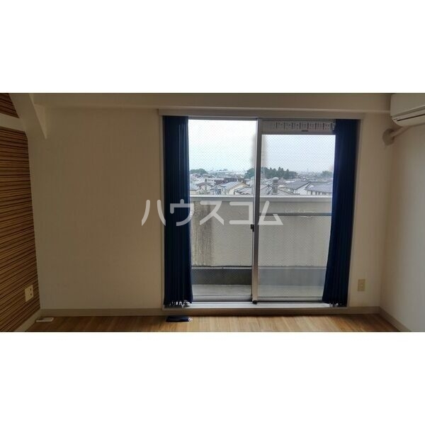 15/23 エントランス