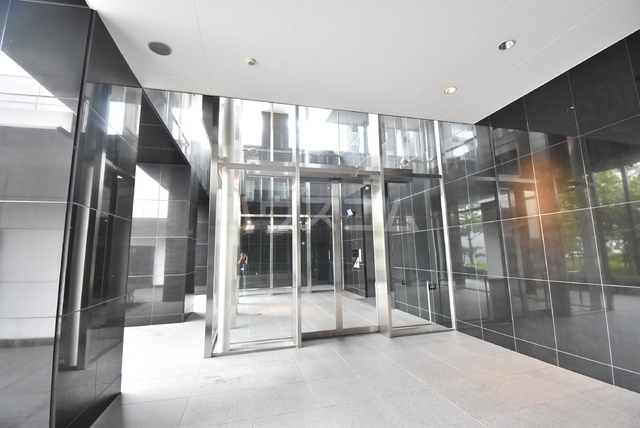 17/19 エントランス