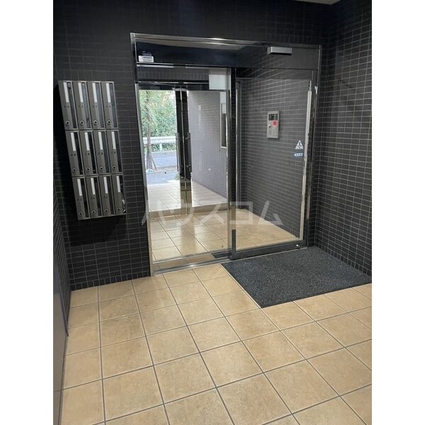 19/21 エントランス