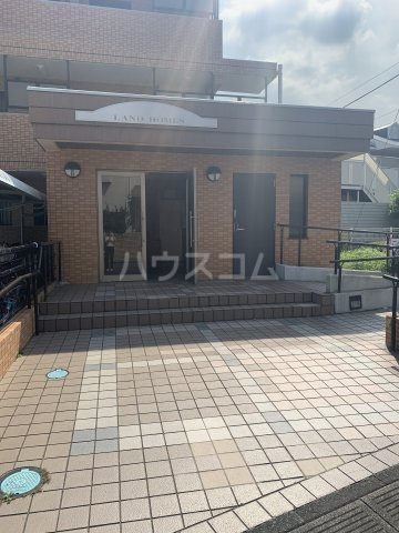 5/5 エントランス