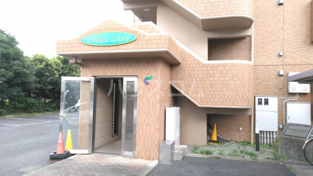 28/30 エントランス