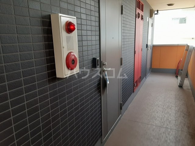 28/30 エントランス