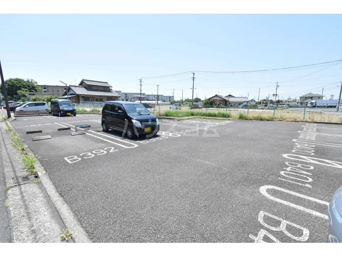 18/25 駐車場