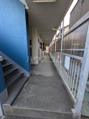 21/30 エントランス