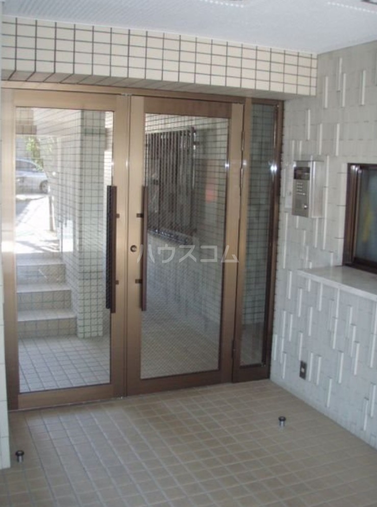 15/15 エントランス