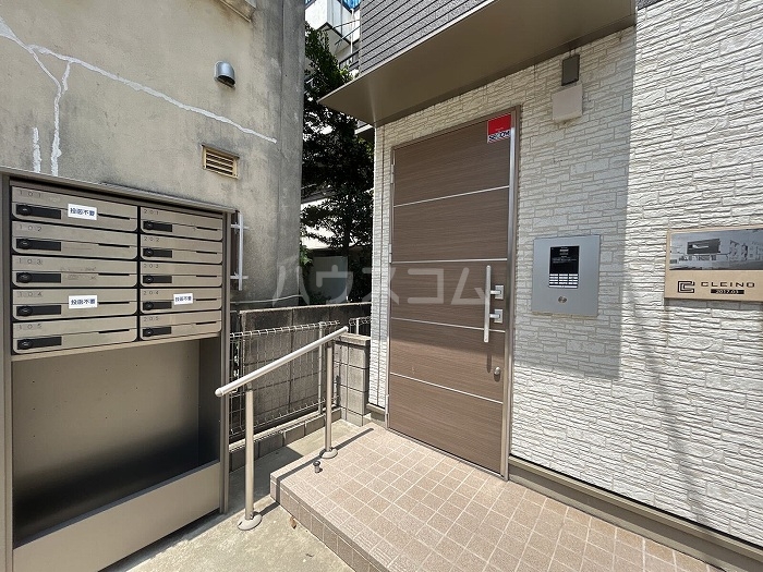 21/30 エントランス