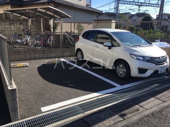 2/3 駐車場