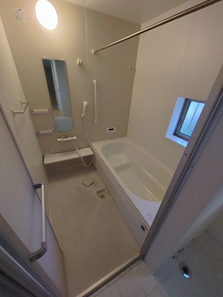 13/27 浴室