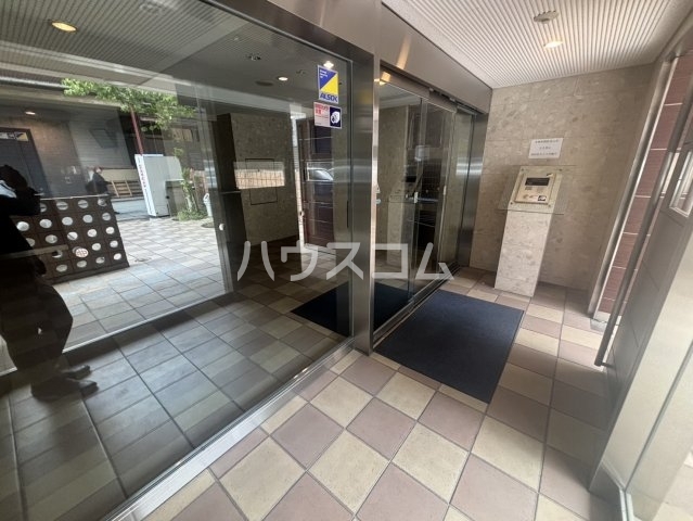 28/30 エントランス