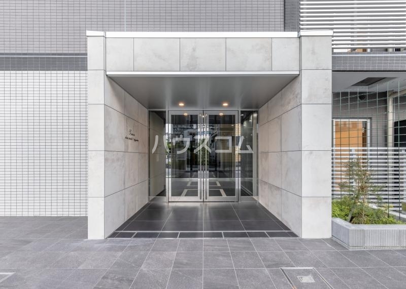 16/21 エントランス