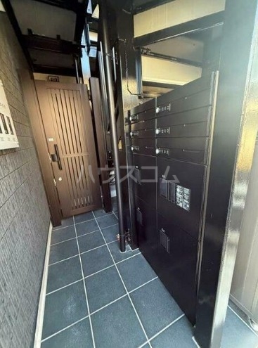 15/22 エントランス