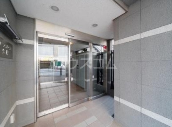 18/26 エントランス