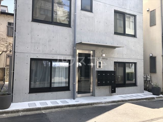 15/18 エントランス