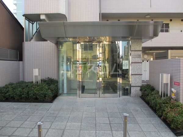 13/19 エントランス