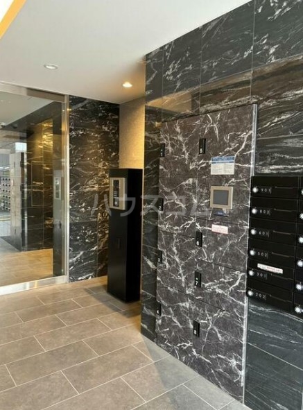 14/24 エントランス