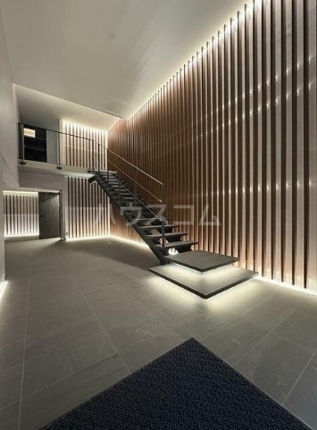 14/18 エントランス