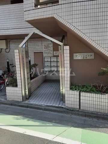 19/27 エントランス