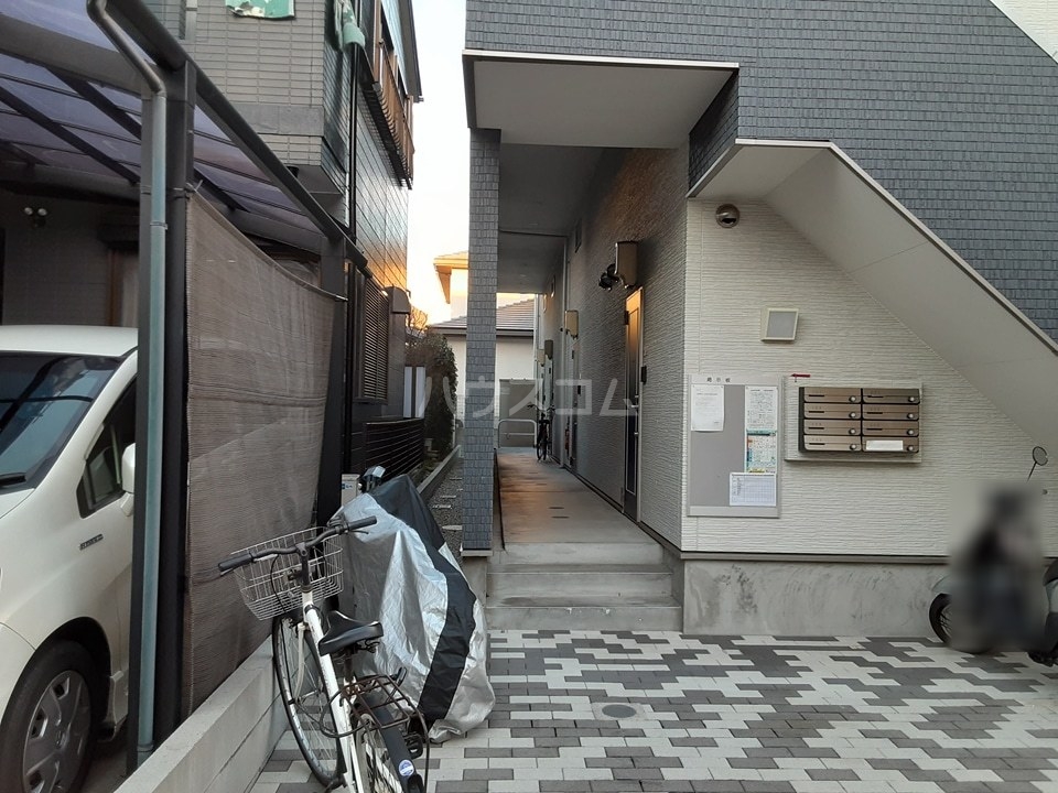 22/30 エントランス