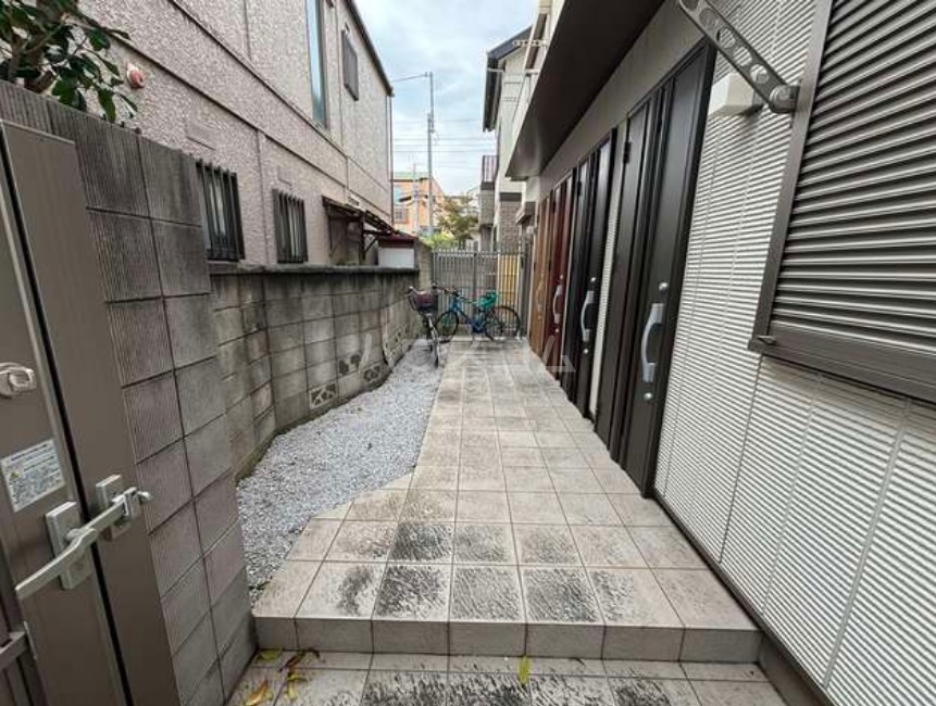 14/19 エントランス