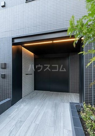 18/21 エントランス