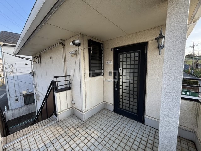 27/30 エントランス