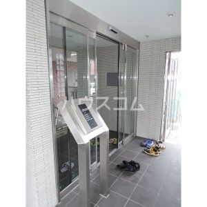 20/30 エントランス