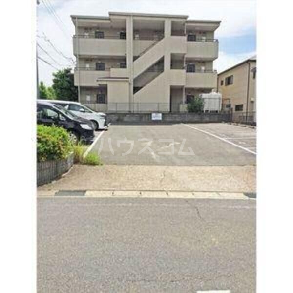 13/21 駐車場