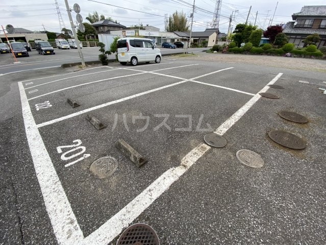 28/30 駐車場